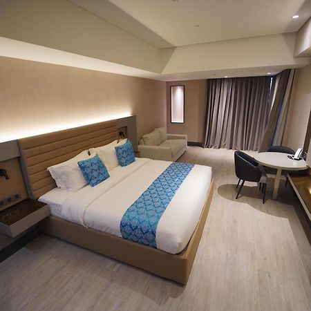 Bayprime Hotel Paranaque City Bagian luar foto