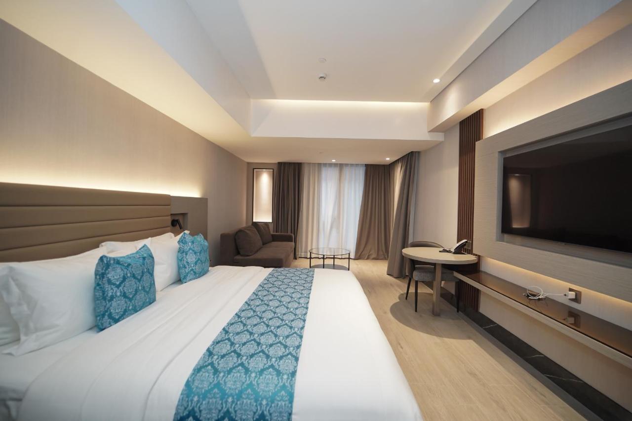 Bayprime Hotel Paranaque City Bagian luar foto